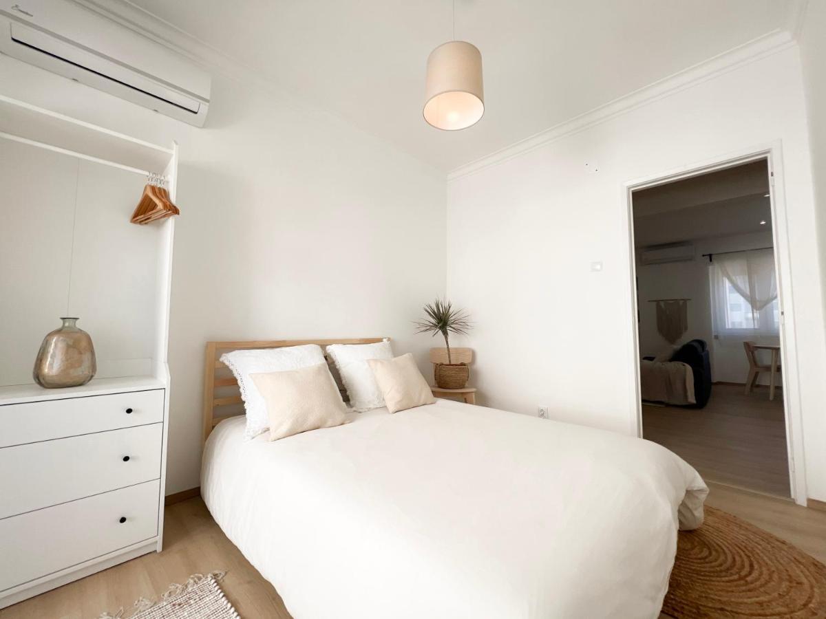 Capitao Ribeiro Surf House Apartment กอสตา ดา กาปาริกา ภายนอก รูปภาพ