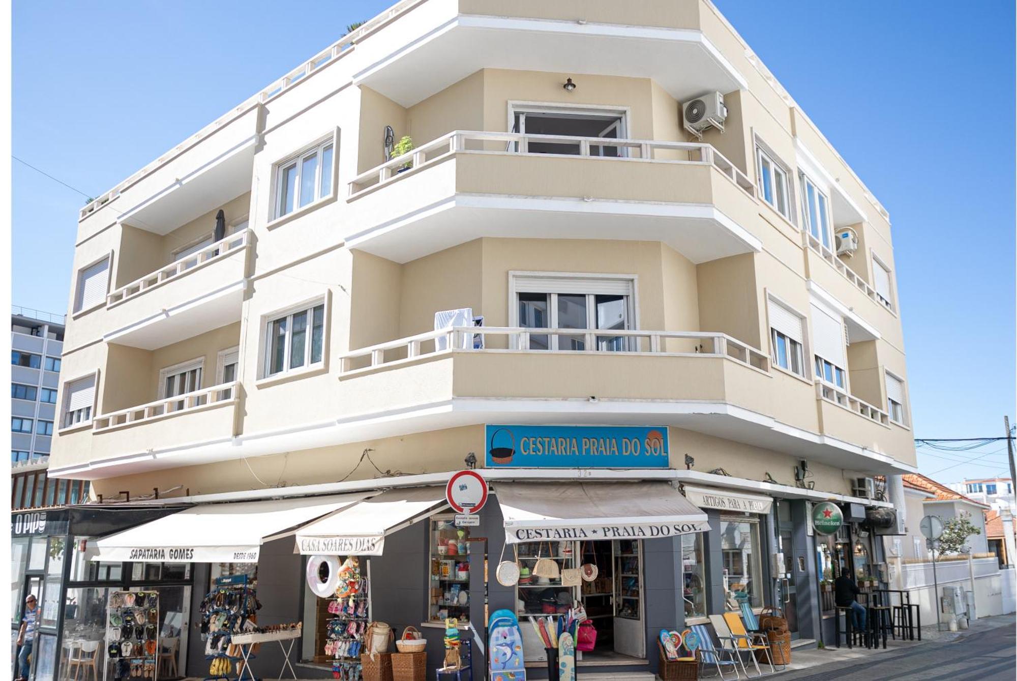 Capitao Ribeiro Surf House Apartment กอสตา ดา กาปาริกา ภายนอก รูปภาพ